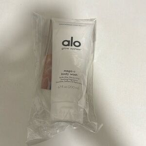 Alo Mega-c body wash